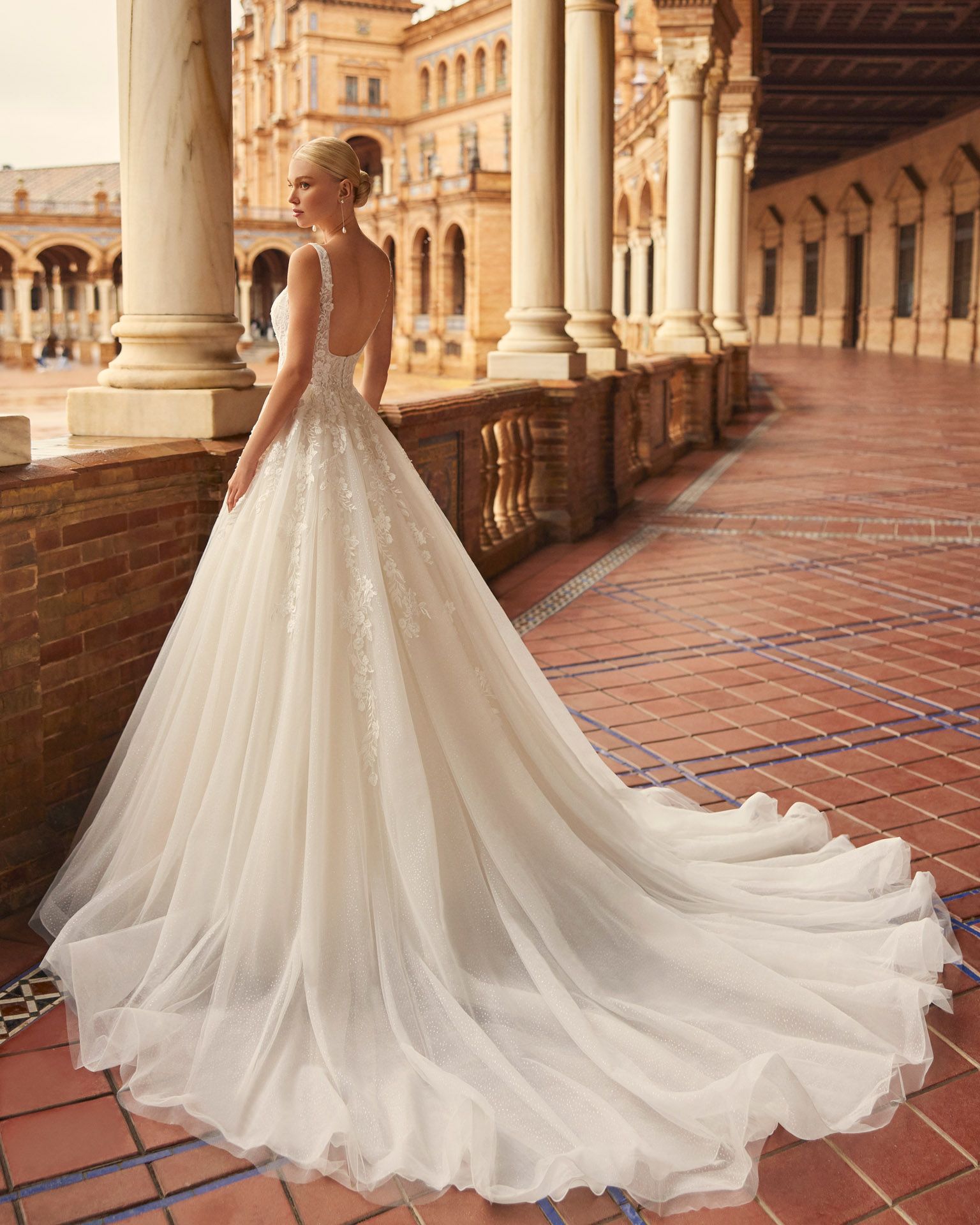 Taft En Tule Keizan Rosa Clara Rosa Clara Platinum Select Store Bruidsjurken Trouwjurken Classy Beautiful 3