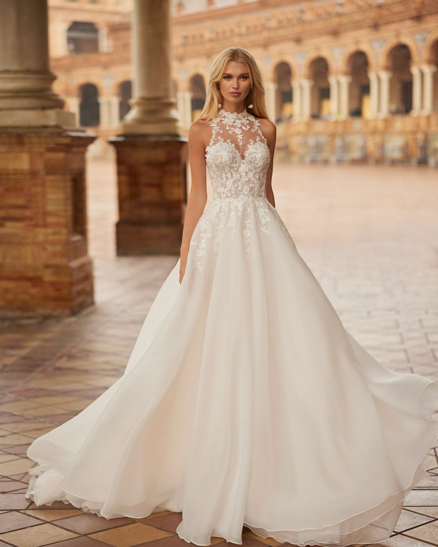 Taft En Tule Kiora Rosa Clara Rosa Clara Platinum Select Store Bruidsjurken Trouwjurken Classy Beautiful 3
