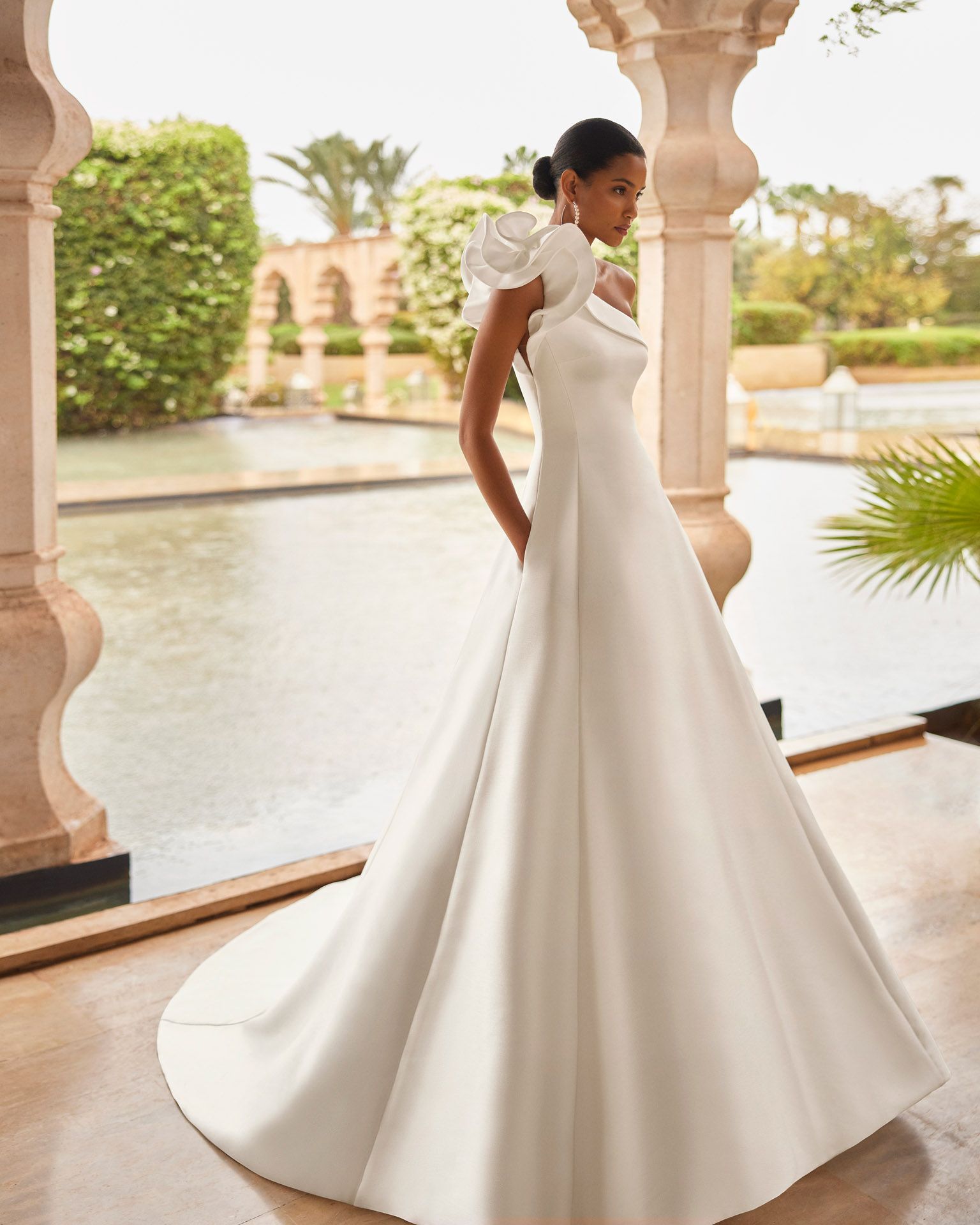 Taft En Tule Opalo Rosa Clara Rosa Clara Platinum Select Store Bruidsjurken Trouwjurken Classy Beautiful 