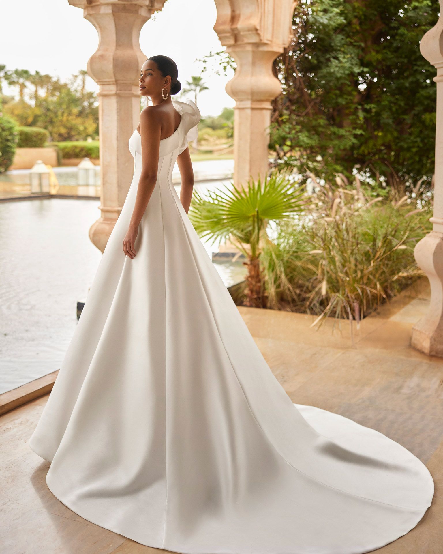 Taft En Tule Opalo Rosa Clara Rosa Clara Platinum Select Store Bruidsjurken Trouwjurken Classy Beautiful 3 