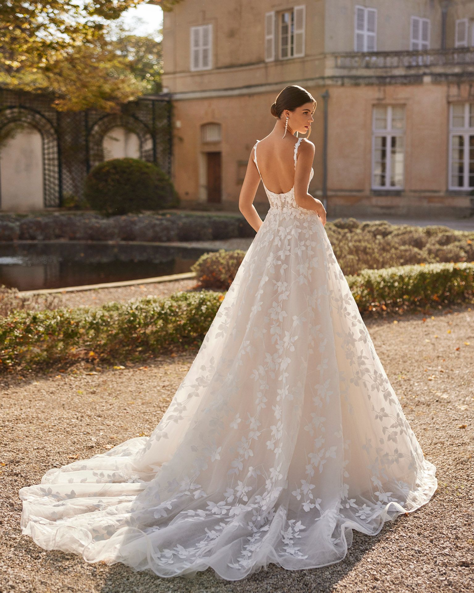 Taft En Tule Velaz Rosa Clara Rosa Clara Platinum Select Store Bruidsjurken Trouwjurken Classy Beautiful 1