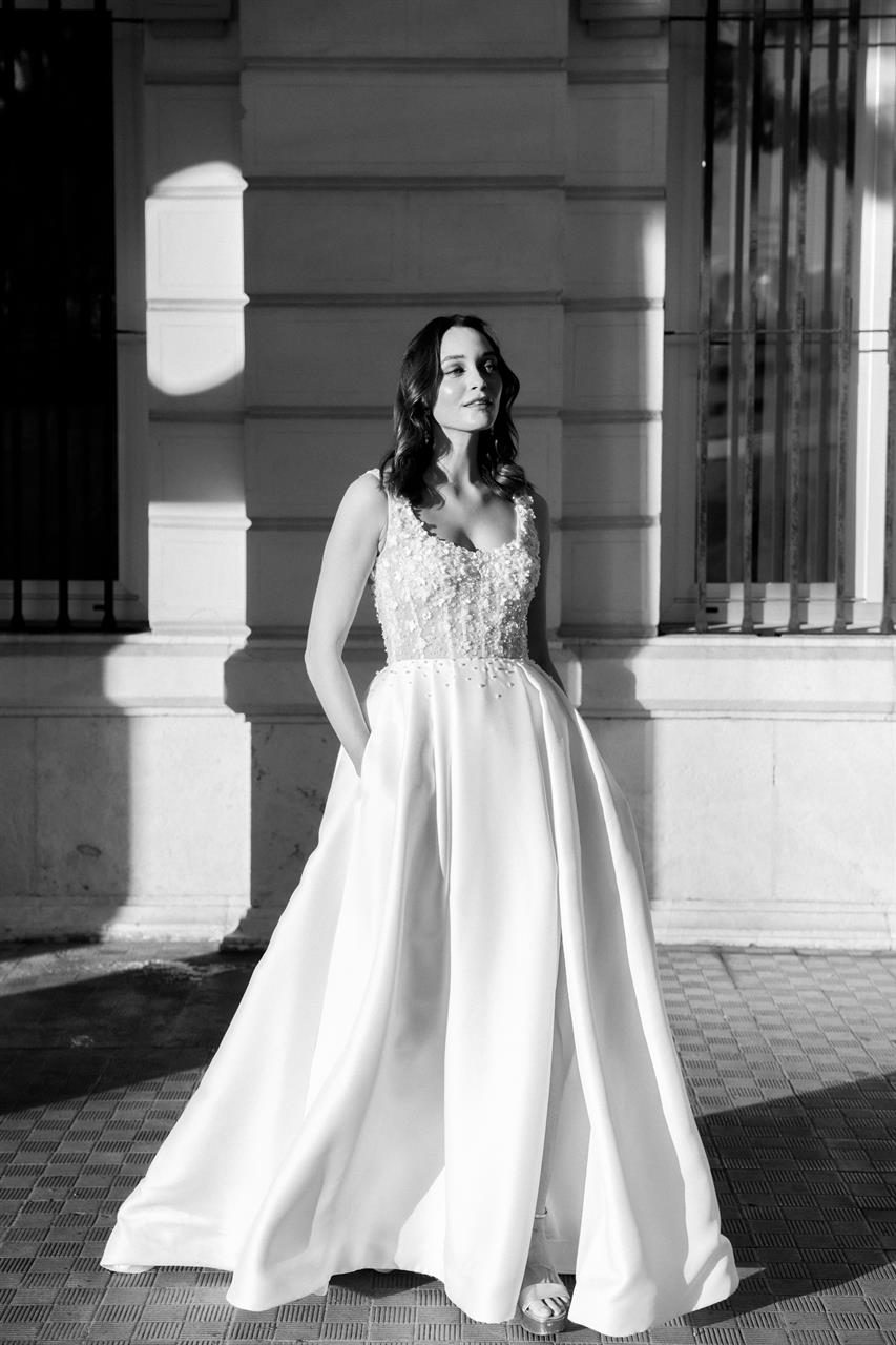 Taft En Tule Love On Top Marylise Bridal Bruidsjurken Trouwjurken Classy Beautiful 2