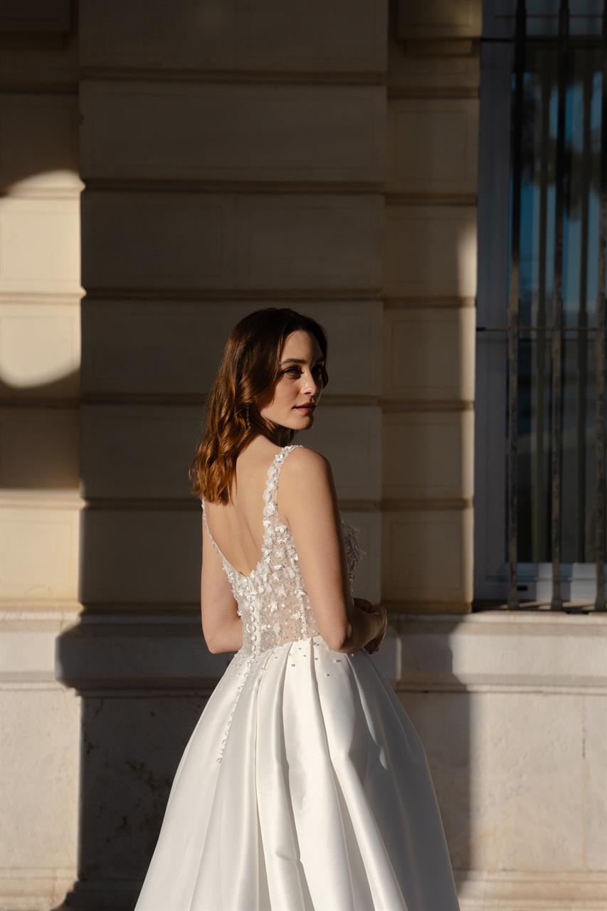 Taft En Tule Love On Top Marylise Bridal Bruidsjurken Trouwjurken Classy Beautiful 3