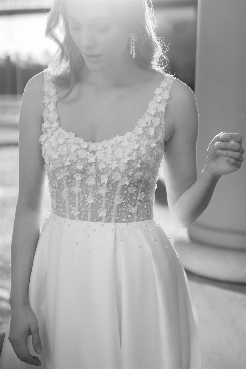 Taft En Tule Love On Top Marylise Bridal Bruidsjurken Trouwjurken Classy Beautiful 5