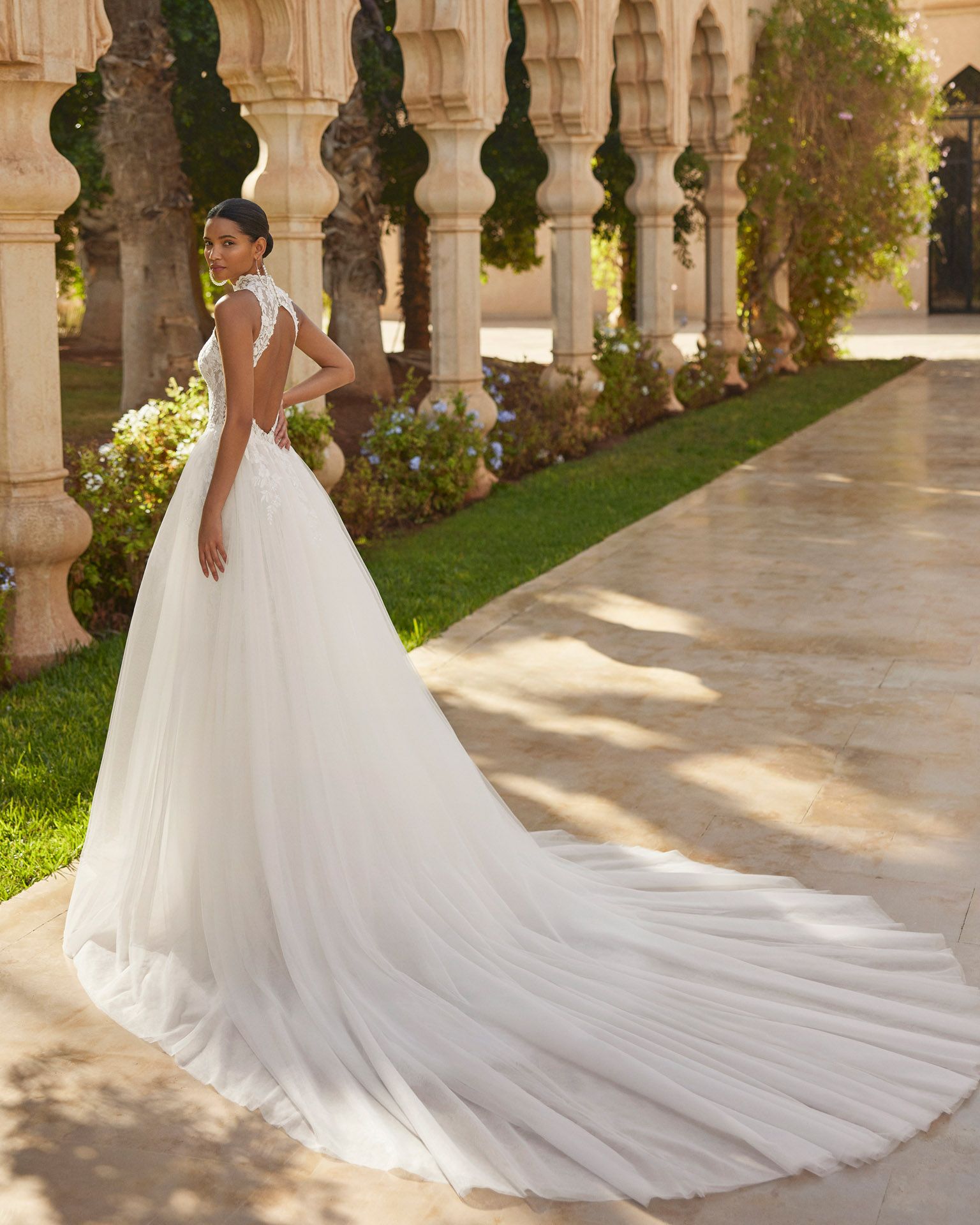 Taft En Tule Olite Rosa Clara Rosa Clara Platinum Select Store Bruidsjurken Trouwjurken Classy Beautiful 2