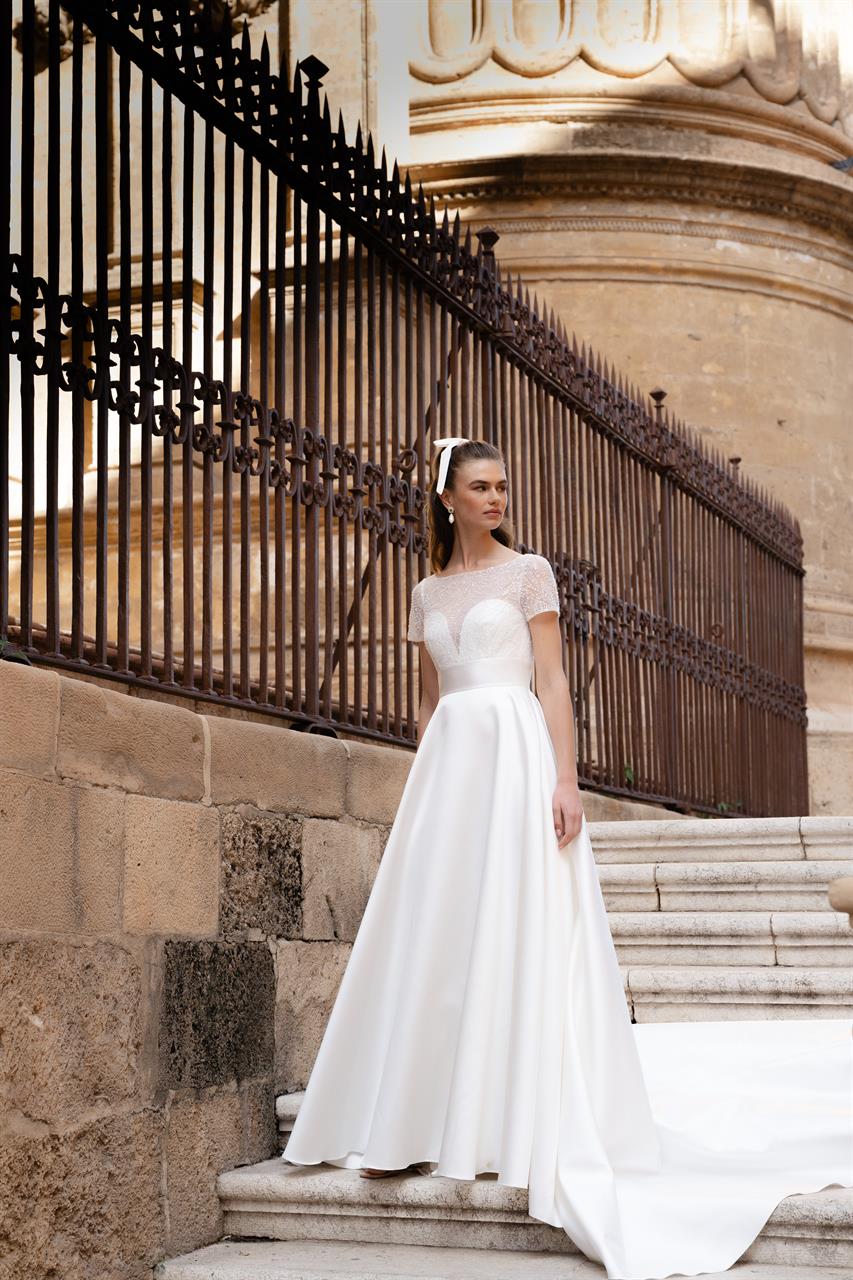 Taft En Tule Ari Marylise Bridal Bruidsjurken Trouwjurken Classy Beautiful 1