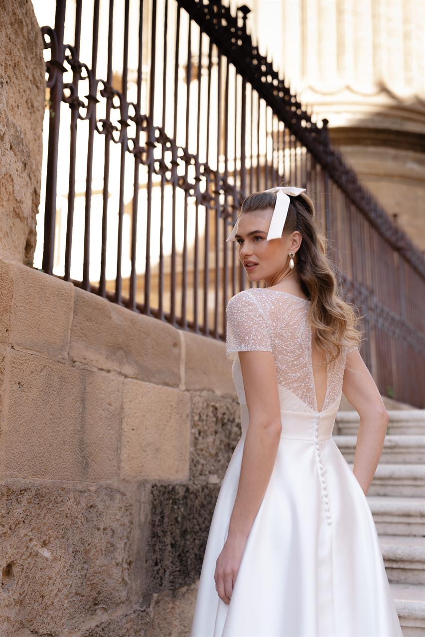 Taft En Tule Ari Marylise Bridal Bruidsjurken Trouwjurken Classy Beautiful 3