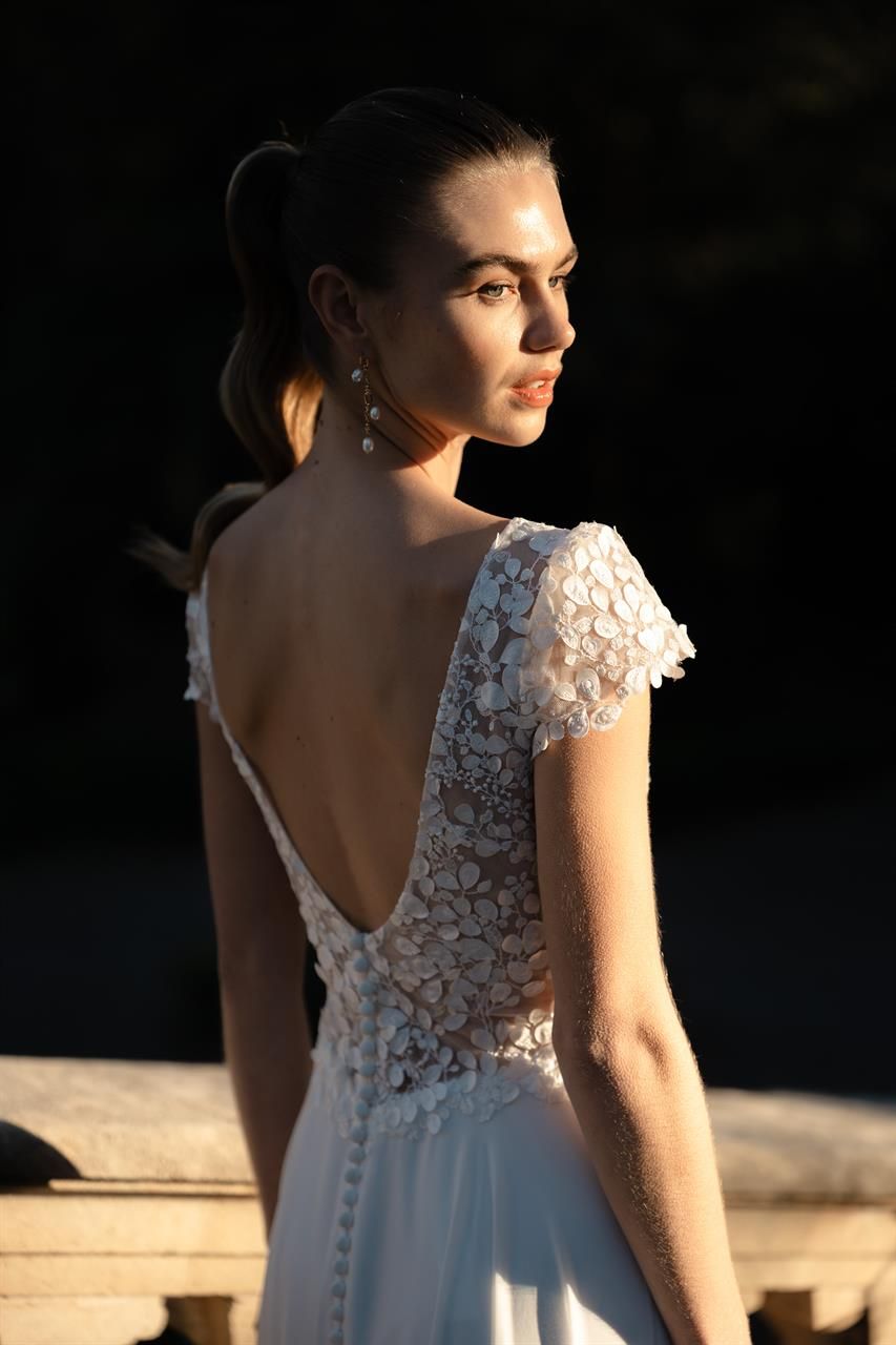 Taft En Tule Kis From A Rose Marylise Bridal Bruidsjurken Trouwjurken Classy Beautiful 2