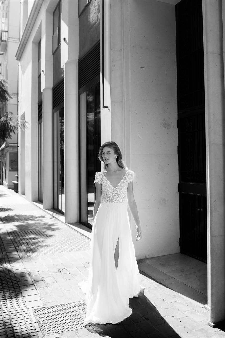 Taft En Tule Kis From A Rose Marylise Bridal Bruidsjurken Trouwjurken Classy Beautiful 8