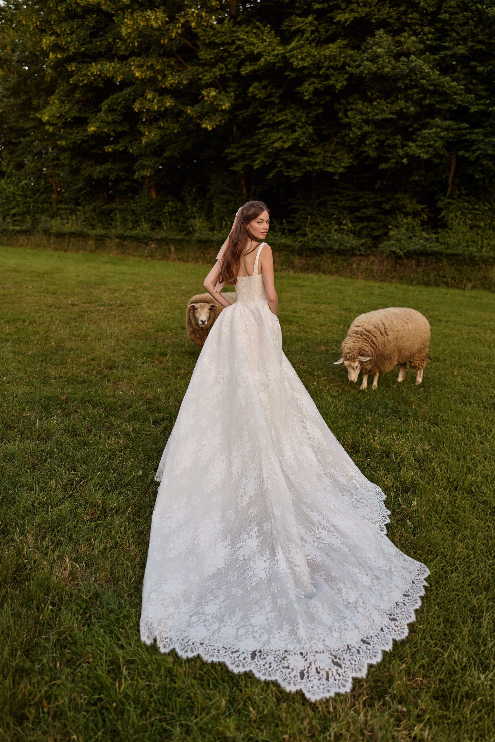 Taft En Tule Elisora Milla Nova White & Lace Bruidsjurken Trouwjurken Gorgeous Bride Weddingtrends 2