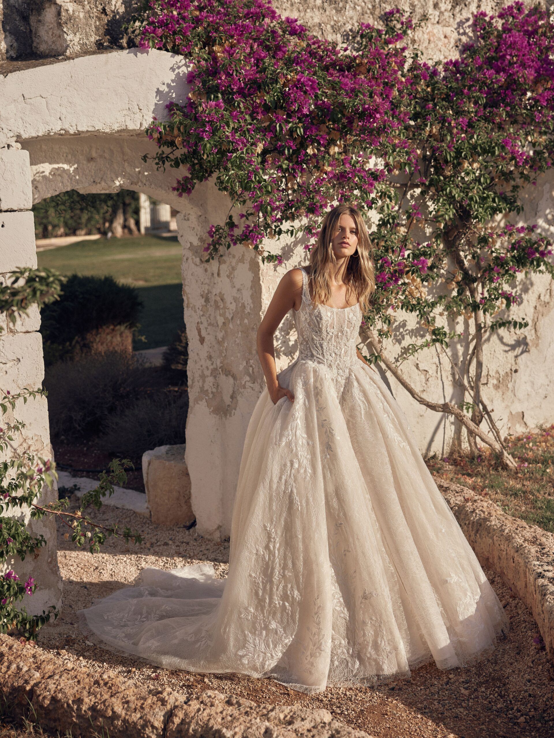 Taft En Tule Lissandra Modeca Bruidsjurken Trouwjurken Unique Elegant Simplicity Modern 3