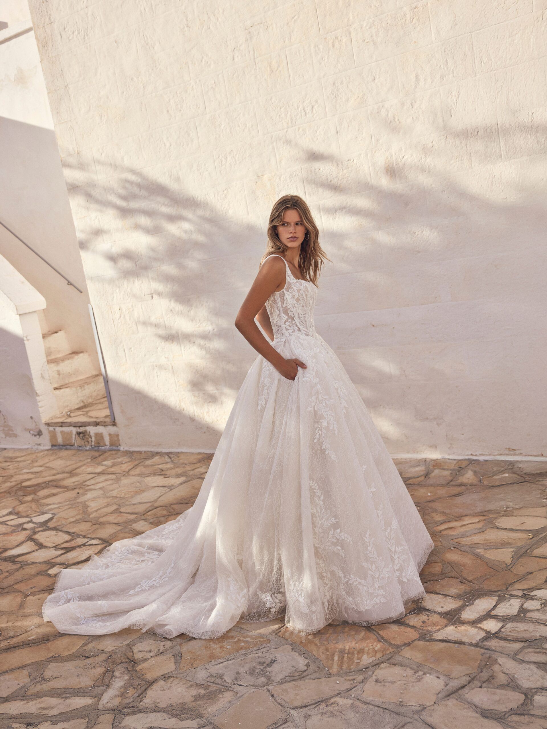 Taft En Tule Lissandra Modeca Bruidsjurken Trouwjurken Unique Elegant Simplicity Modern