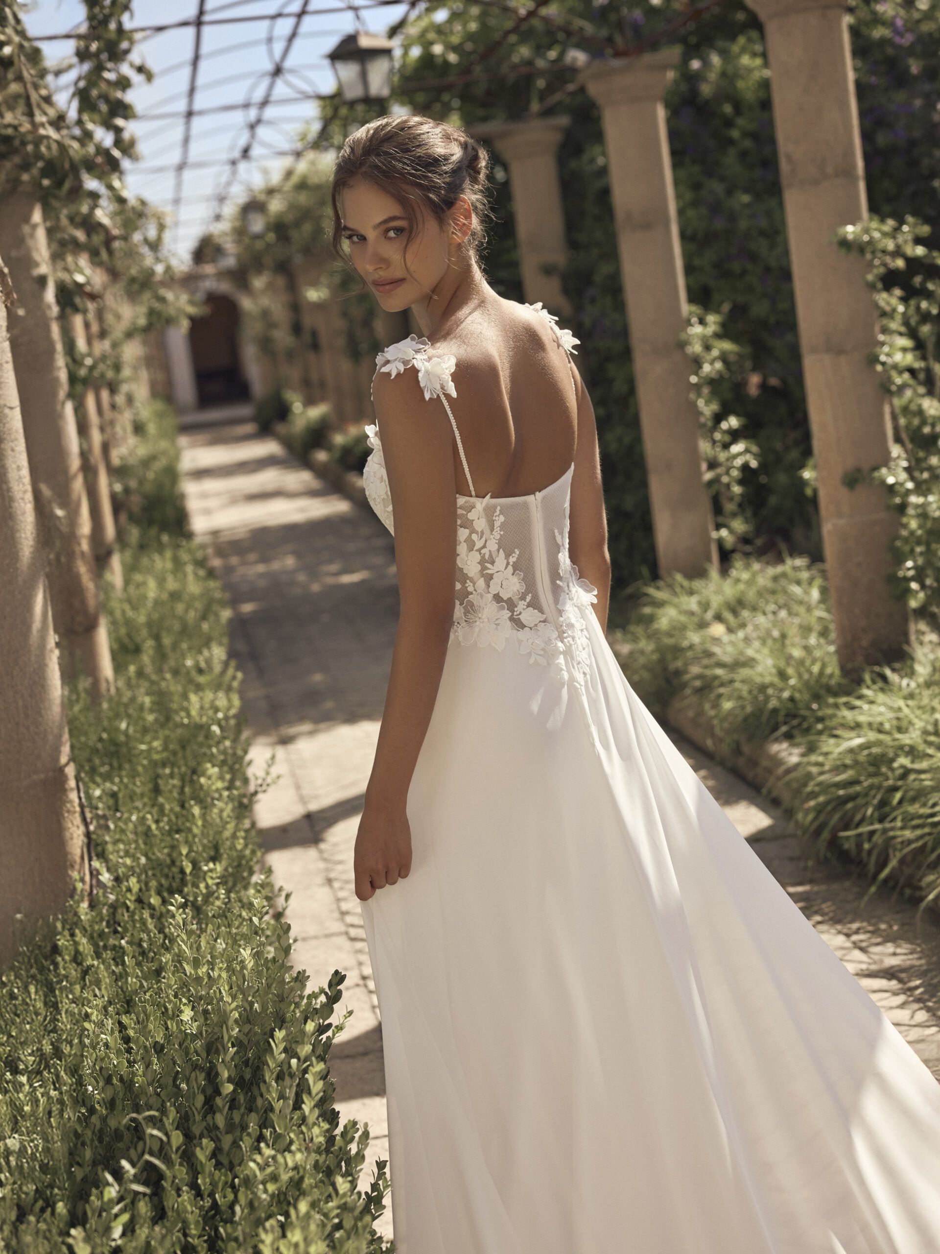 Taft En Tule Malena Modeca Bruidsjurken Trouwjurken Unique Elegant Simplicity Modern 4