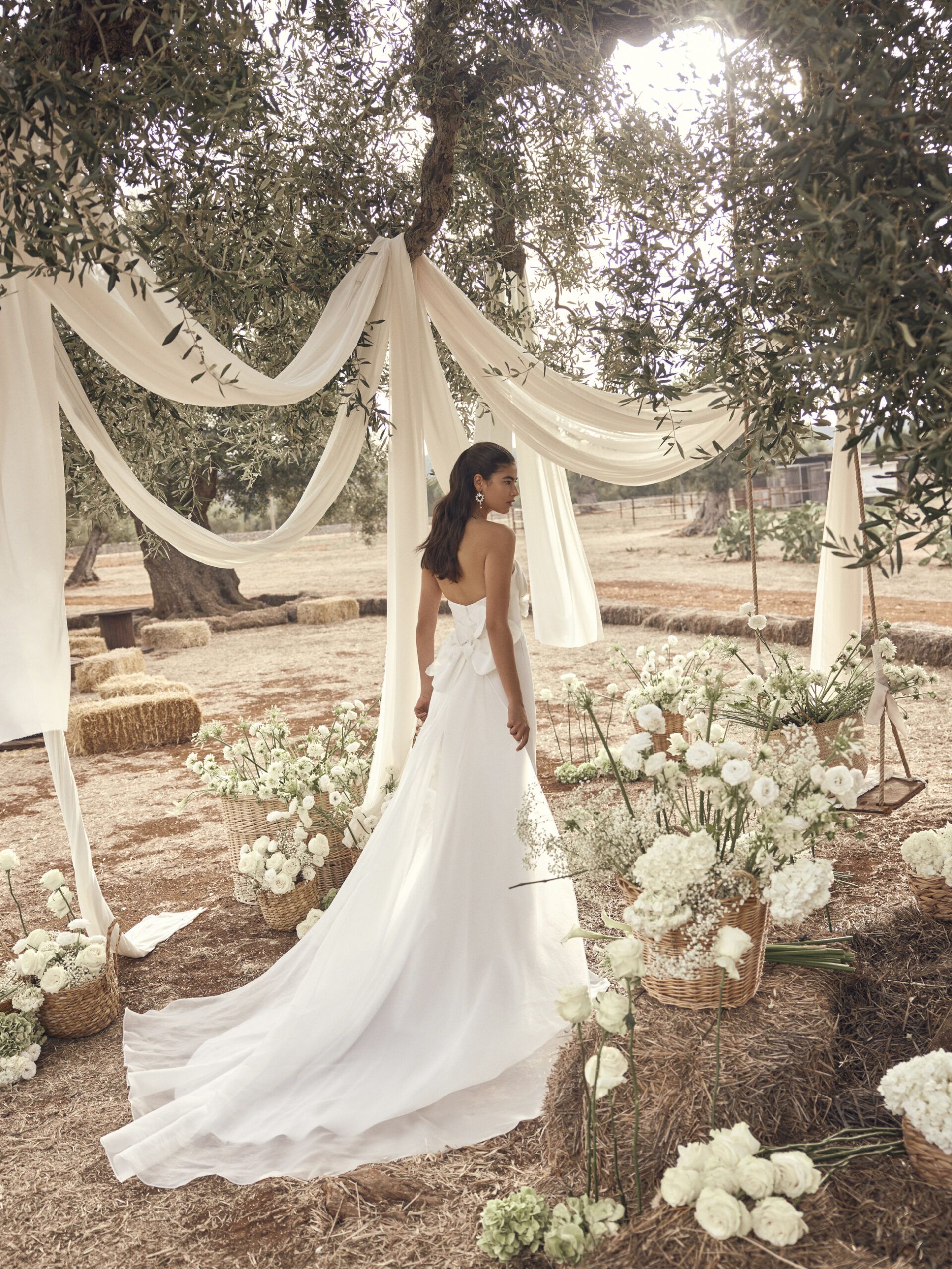Taft En Tule Mona Modeca Bruidsjurken Trouwjurken Unique Elegant Simplicity Modern 1