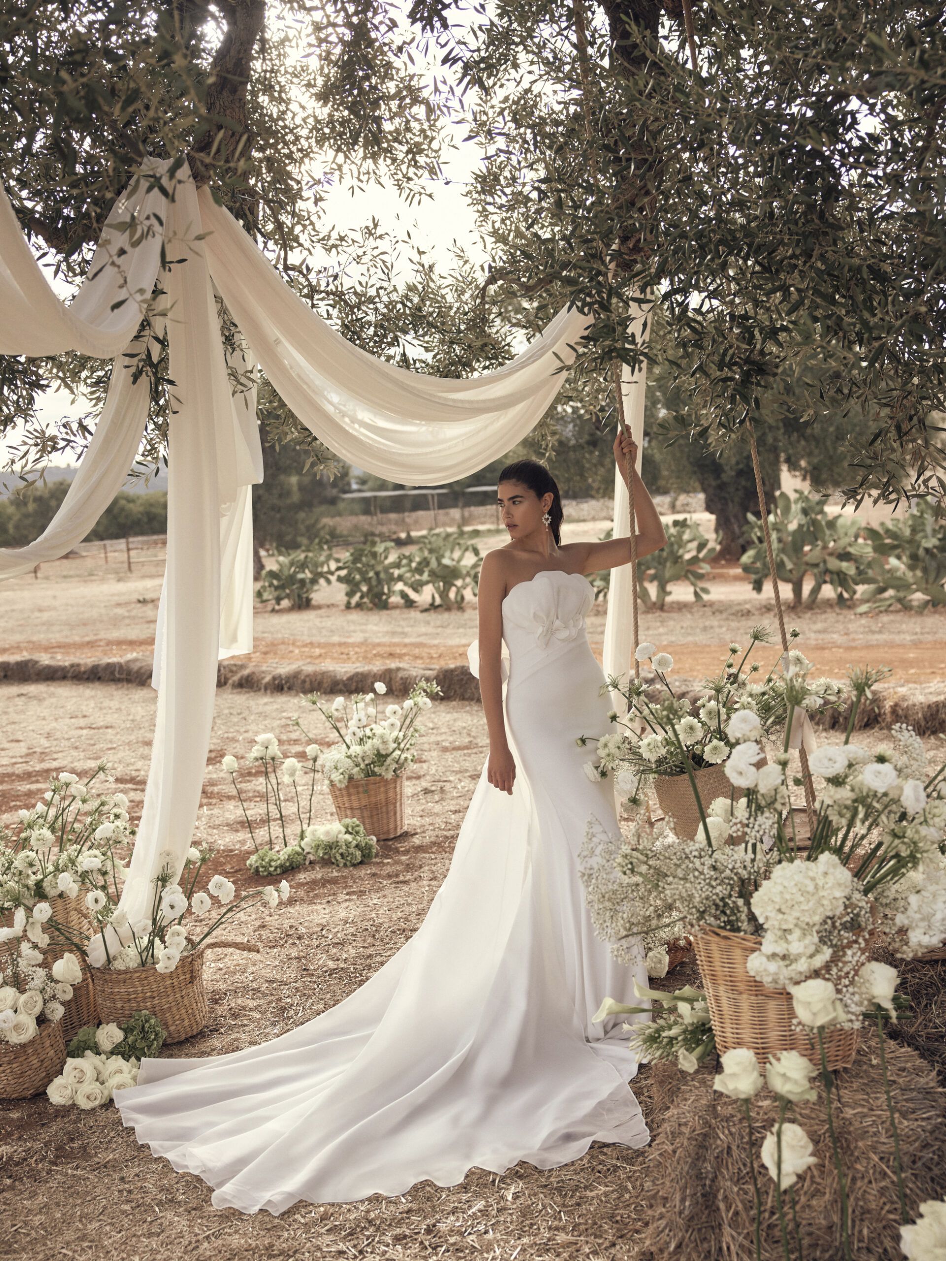 Taft En Tule Mona Modeca Bruidsjurken Trouwjurken Unique Elegant Simplicity Modern 2
