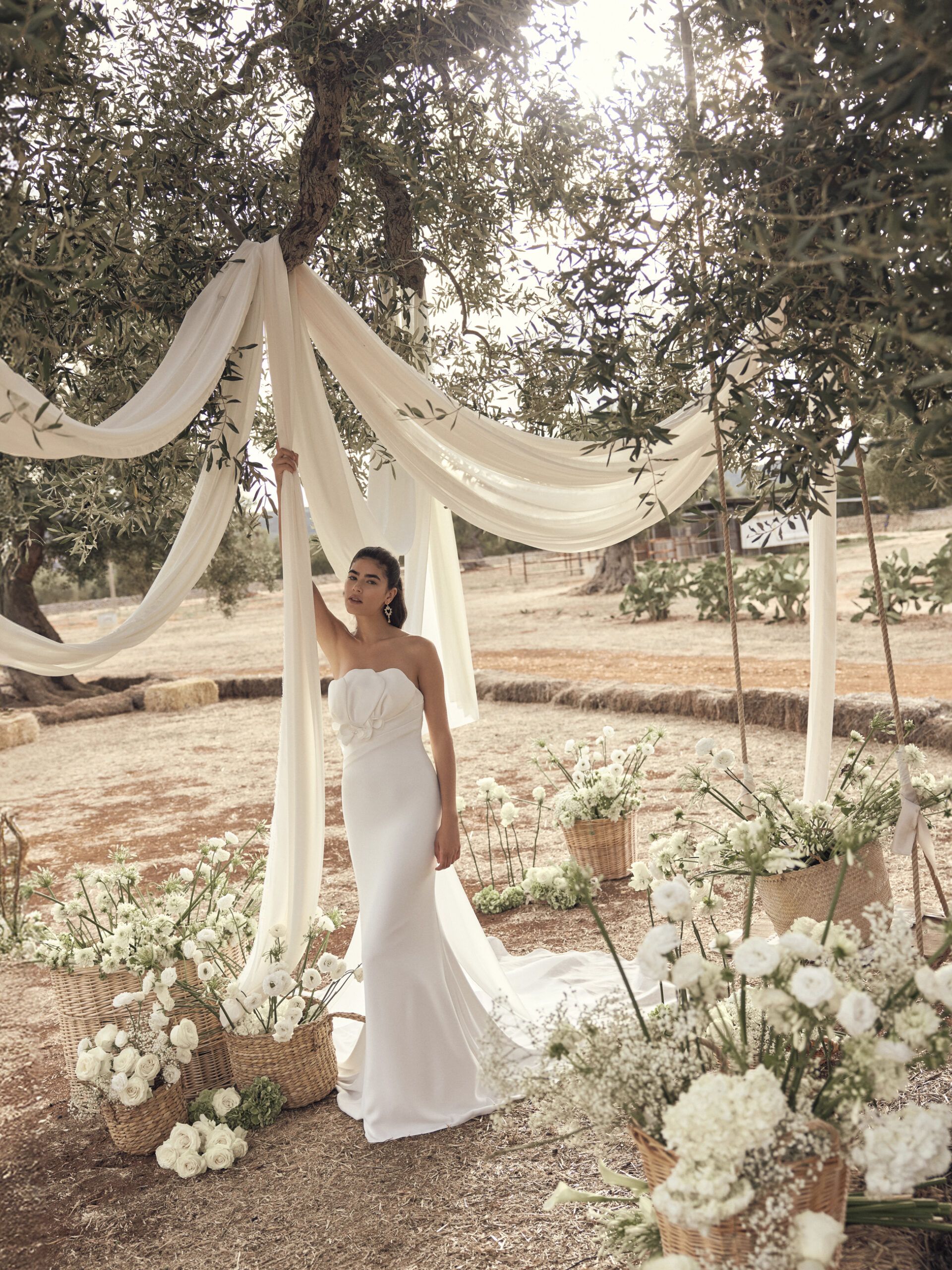 Taft En Tule Mona Modeca Bruidsjurken Trouwjurken Unique Elegant Simplicity Modern 5