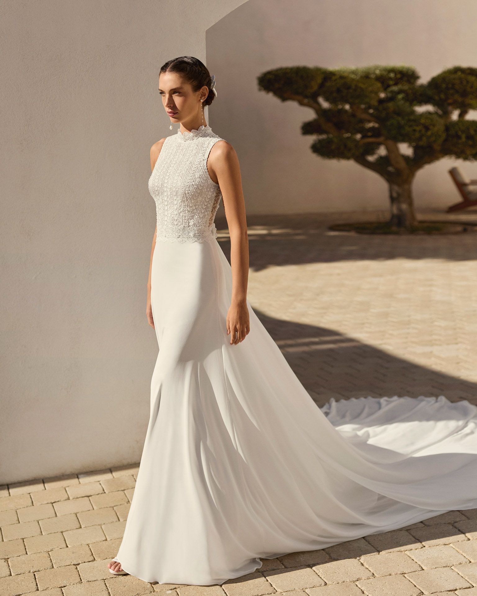 Taft En Tule Raven Aire Barcelona Bruidsjurk Trouwjurk V Hals Lange Mouwen Minimalistisch Modern Strakke Pasvorm Tijdloos Elegant Boho 2