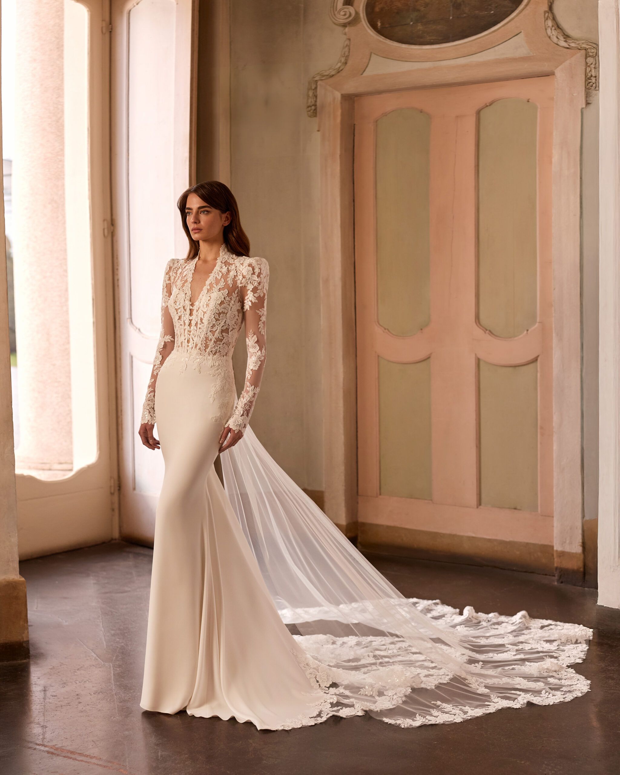 Taft En Tule Amarilis Alberto Palatchi Bruidsjurk Trouwjurk Romantisch Luxe Klassiek Statement Wedding Dress 1 (2)