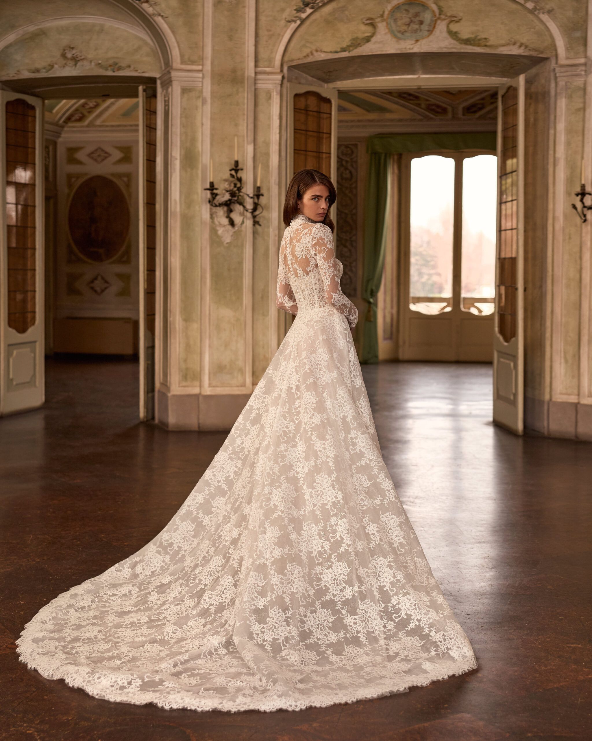 Taft En Tule Fresia Alberto Palatchi Bruidsjurk Trouwjurk Romantisch Luxe Klassiek Statement Wedding Dress (2)