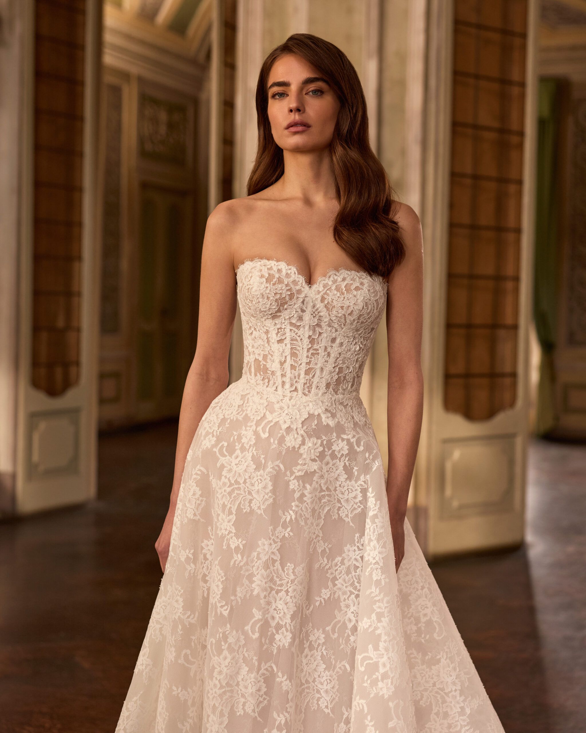 Taft En Tule Fresia Alberto Palatchi Bruidsjurk Trouwjurk Romantisch Luxe Klassiek Statement Wedding Dress (3)
