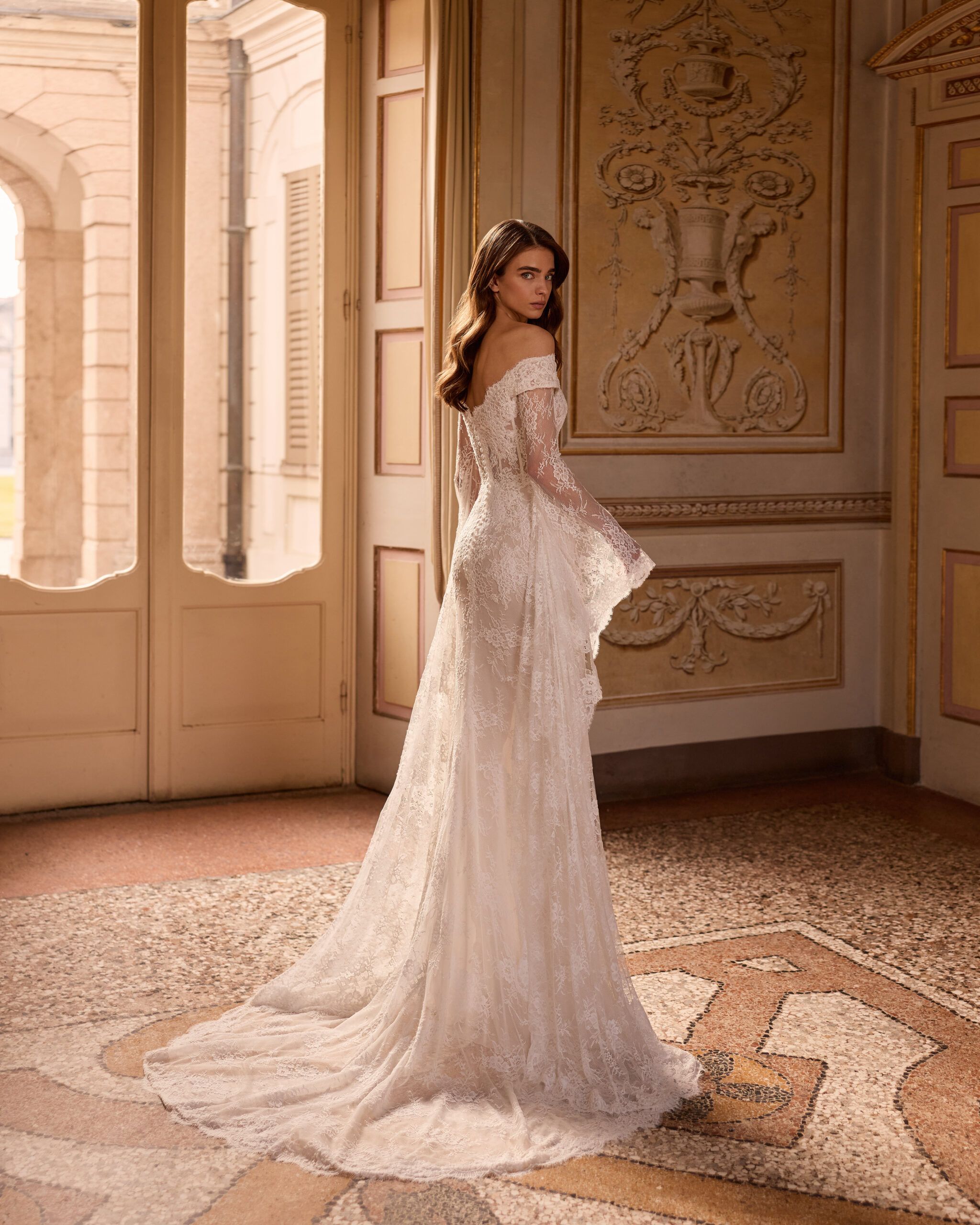 Taft En Tule Gardenia Alberto Palatchi Bruidsjurk Trouwjurk Romantisch Luxe Klassiek Statement Wedding Dress (2)