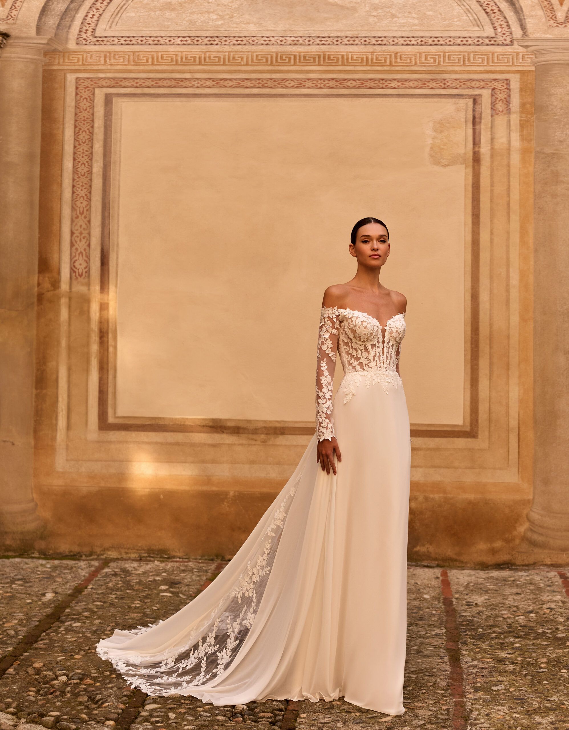 Taft En Tule Ornella Alberto Palatchi Bruidsjurk Trouwjurk Romantisch Luxe Klassiek Statement Wedding Dress (1)