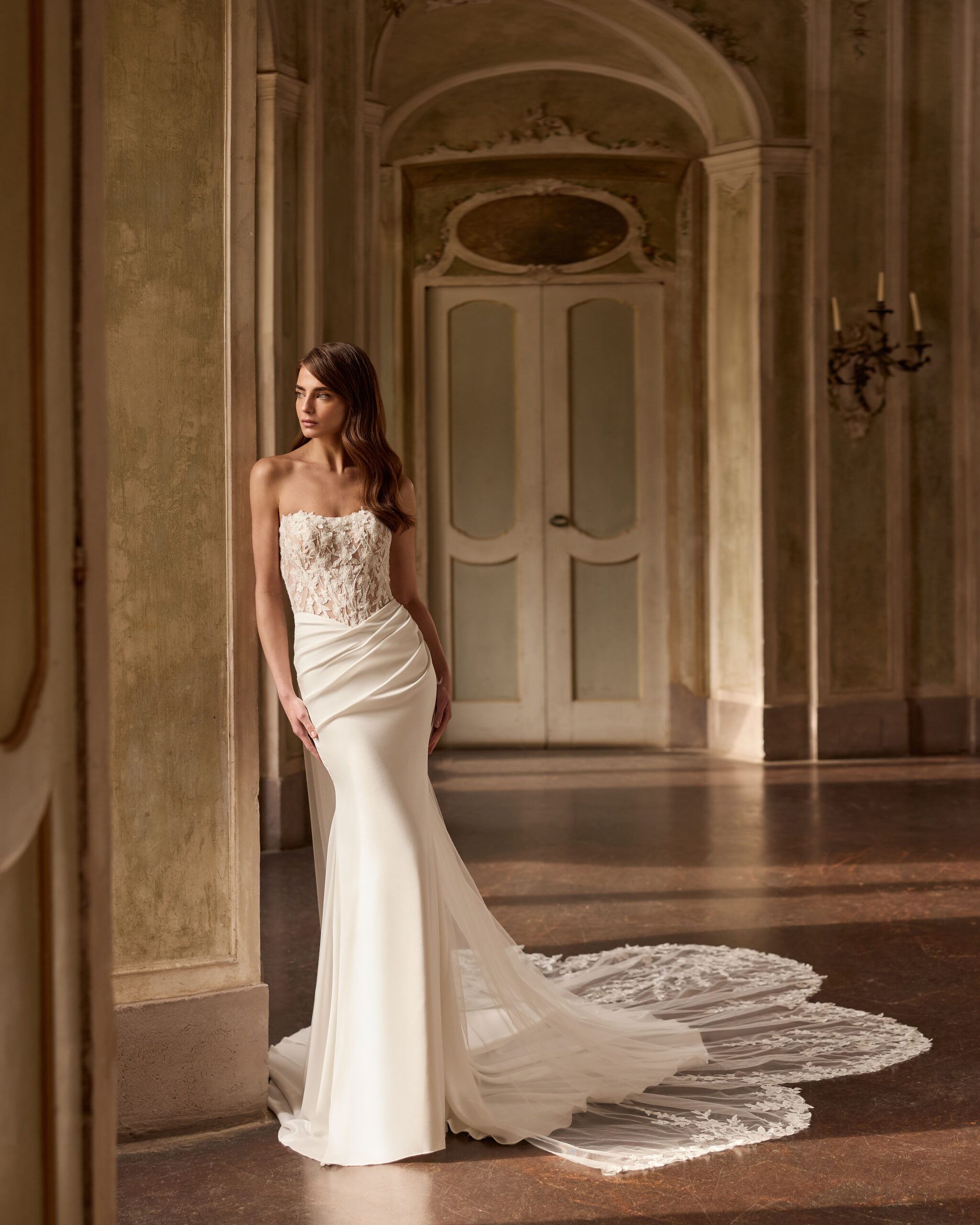 Taft En Tule Pansy Alberto Palatchi Bruidsjurk Trouwjurk Romantisch Luxe Klassiek Statement Wedding Dress (1)