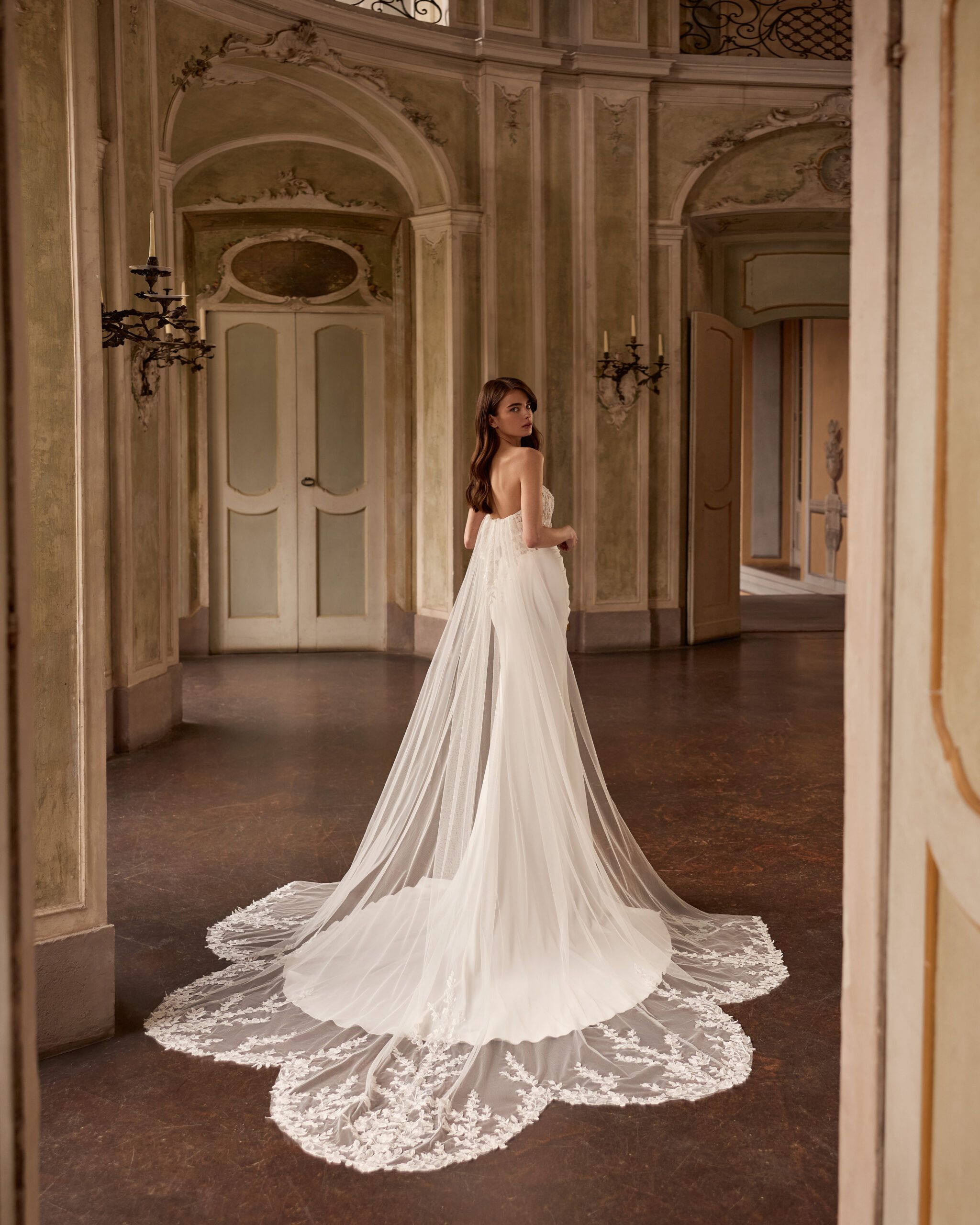 Taft En Tule Pansy Alberto Palatchi Bruidsjurk Trouwjurk Romantisch Luxe Klassiek Statement Wedding Dress (2)