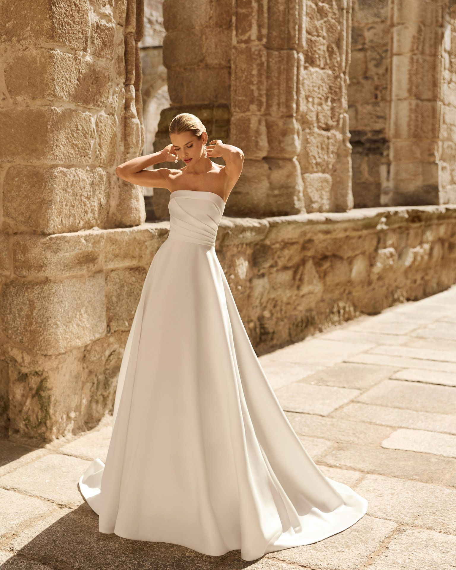 Taft En Tule Poppy Rosa Clará Rosa Clará Platinum Bruidsjurk Trouwjurk Romantisch Luxe Klassiek Statement Wedding Dress 1