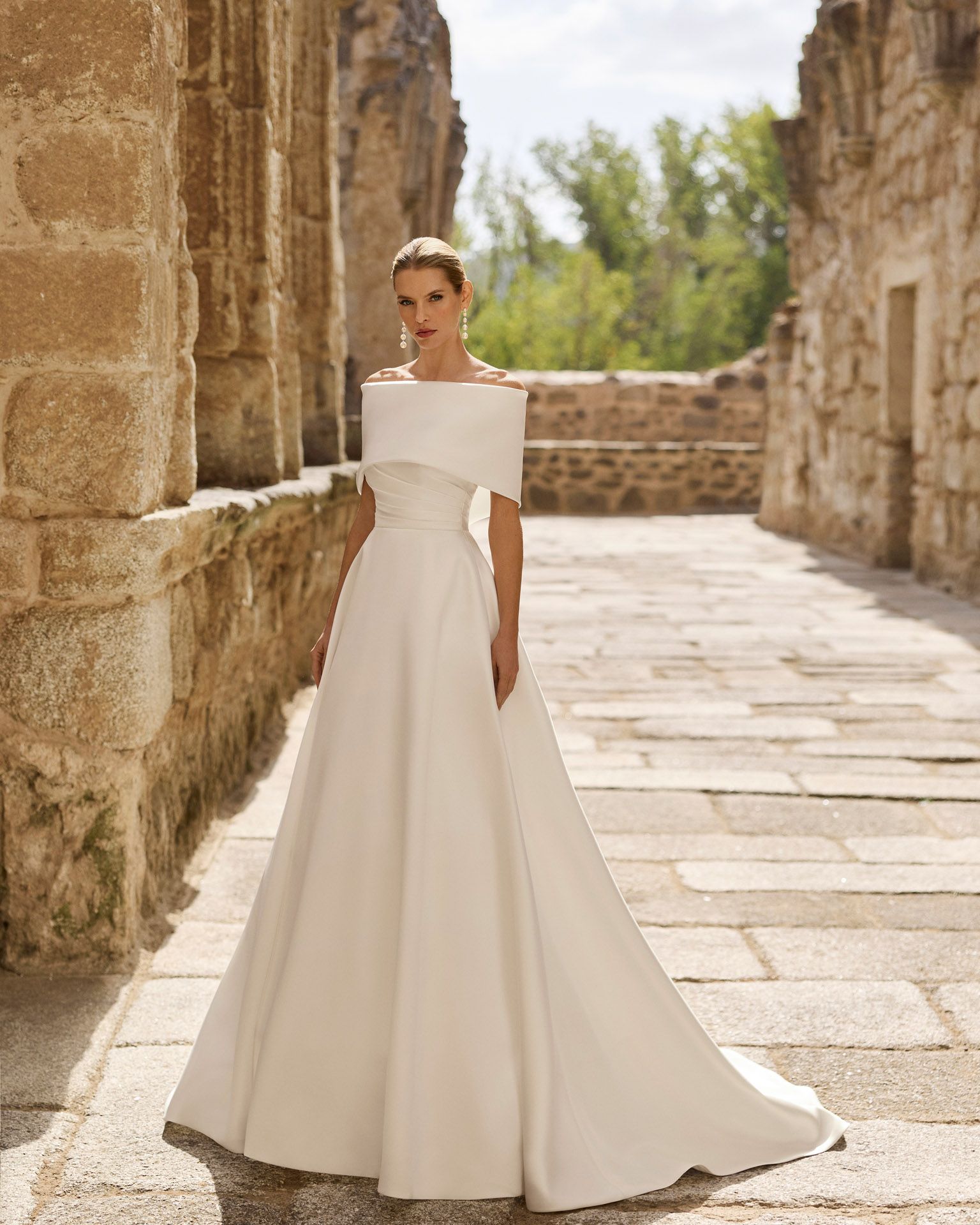 Taft En Tule Poppy Rosa Clará Rosa Clará Platinum Bruidsjurk Trouwjurk Romantisch Luxe Klassiek Statement Wedding Dress 2