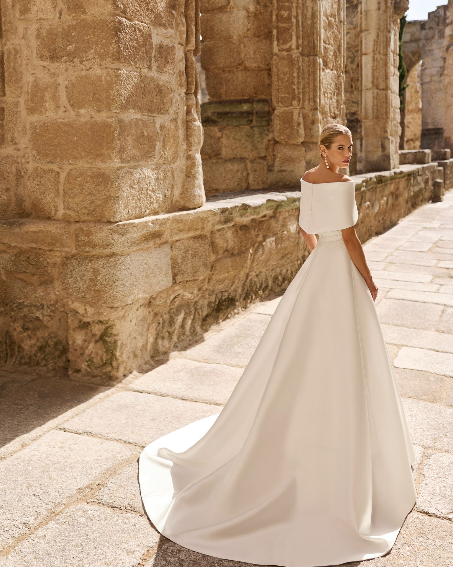 Taft En Tule Poppy Rosa Clará Rosa Clará Platinum Bruidsjurk Trouwjurk Romantisch Luxe Klassiek Statement Wedding Dress 3