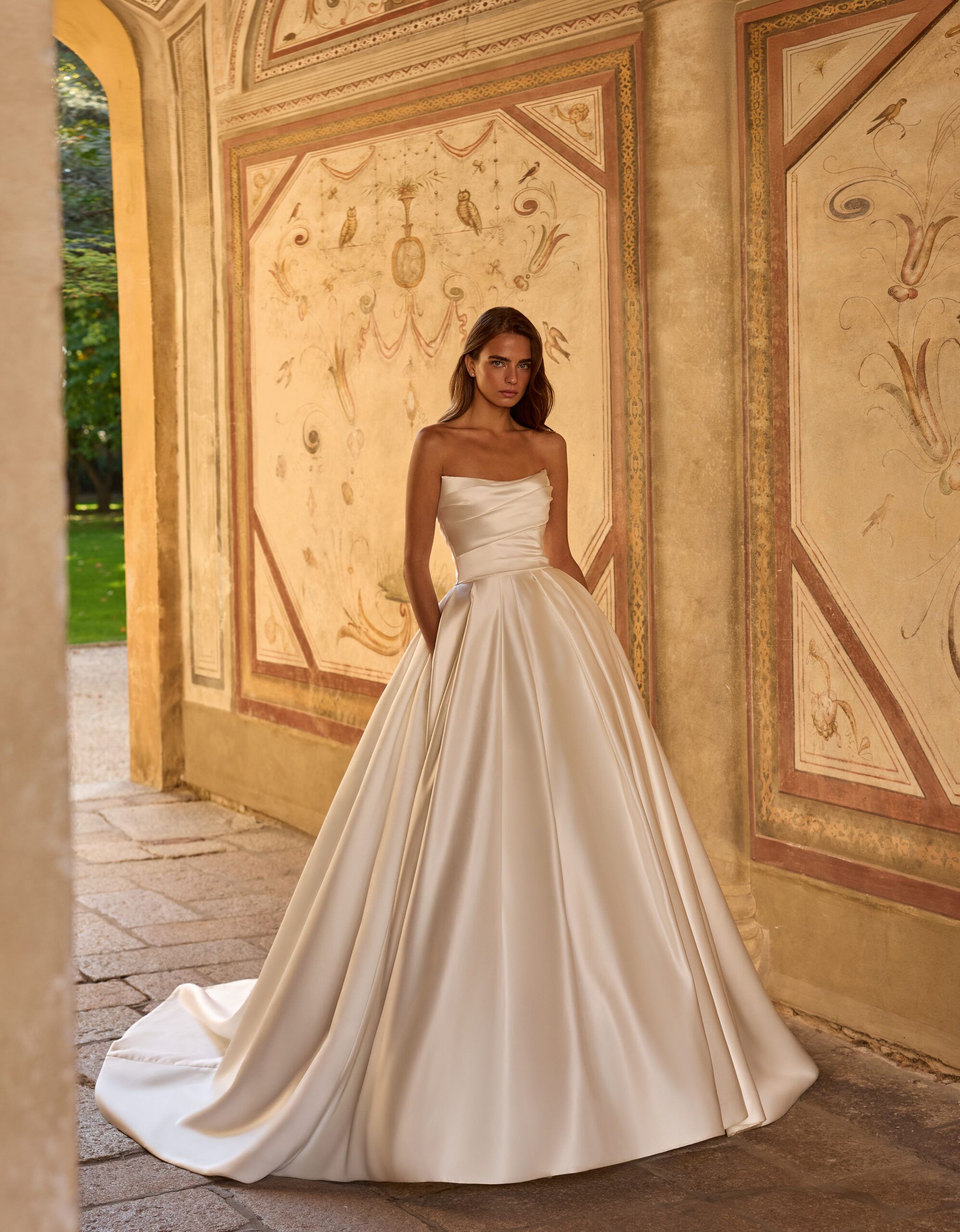 Taft En Tule Selena Alberto Palatchi Bruidsjurk Trouwjurk Romantisch Luxe Klassiek Statement Wedding Dress (1)