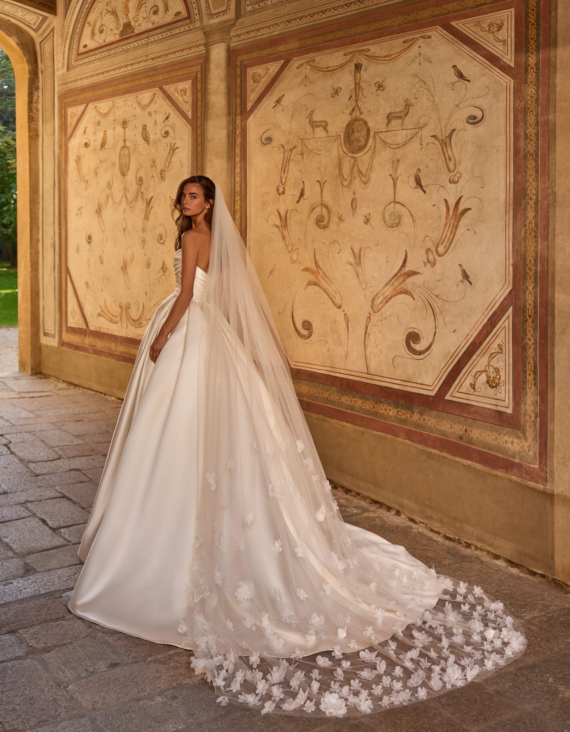 Taft En Tule Selena Alberto Palatchi Bruidsjurk Trouwjurk Romantisch Luxe Klassiek Statement Wedding Dress (4)