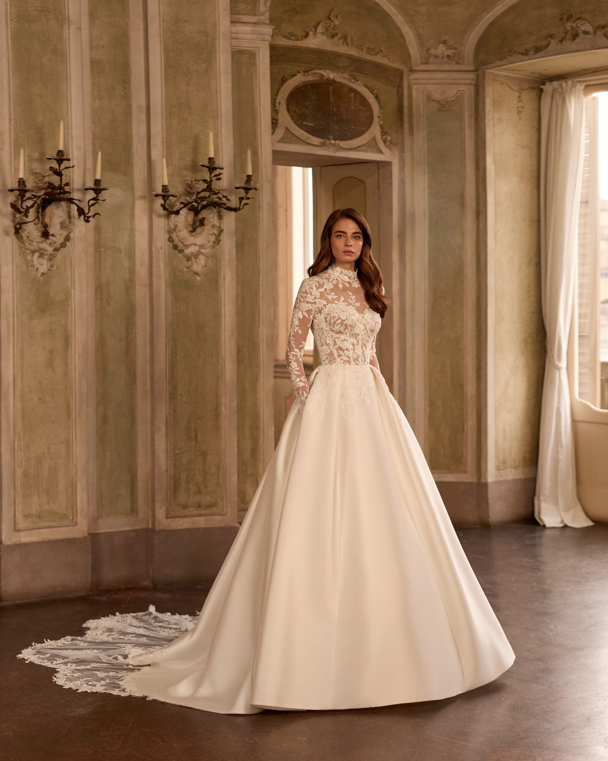 Taft En Tule Violet Alberto Palatchi Bruidsjurk Trouwjurk Romantisch Luxe Klassiek Statement Wedding Dress (1)