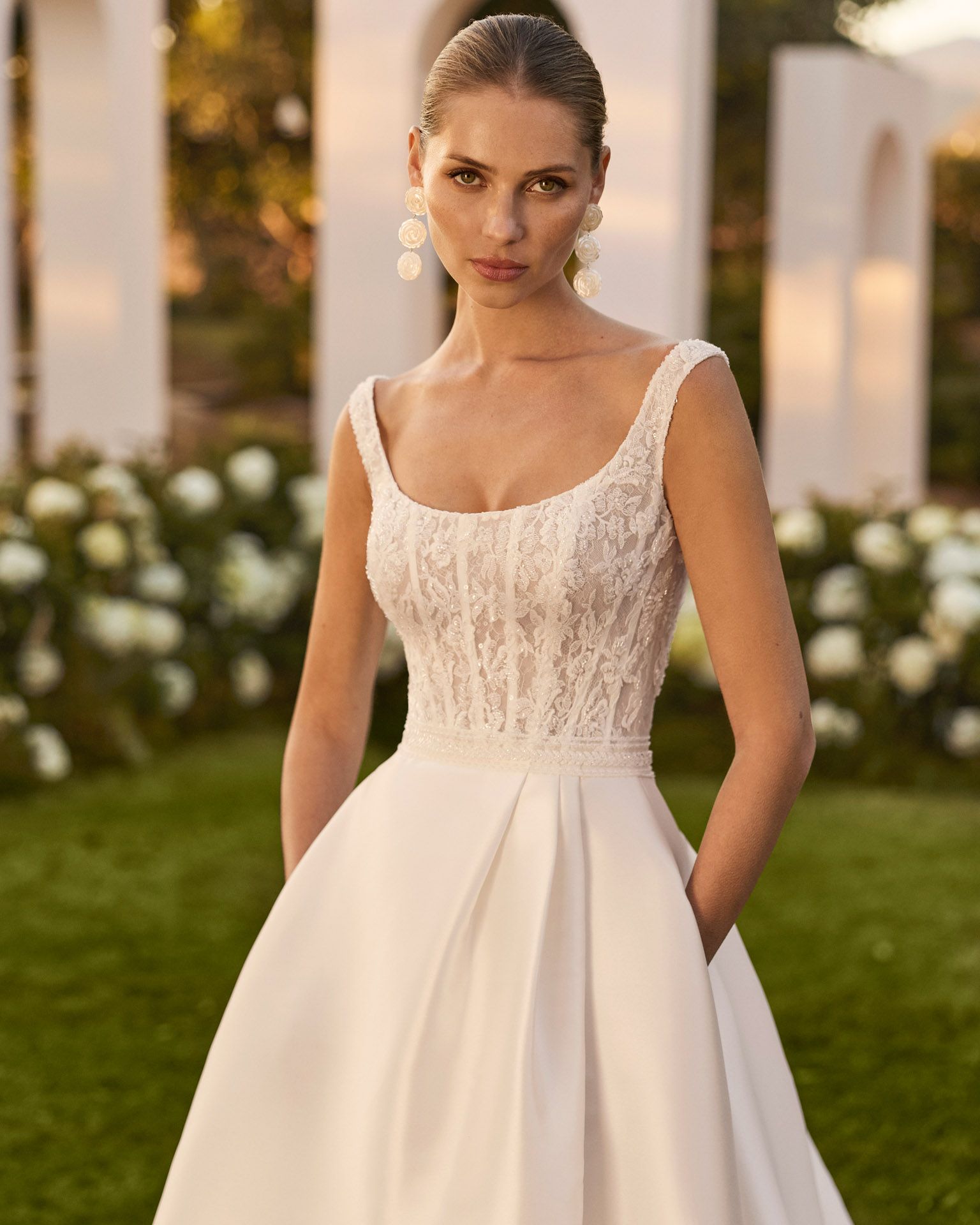 Taft En Tule Noemi Rosa Clará Rosa Clará Platinum Bruidsjurk Trouwjurk Romantisch Luxe Klassiek Statement Wedding Dress (1)