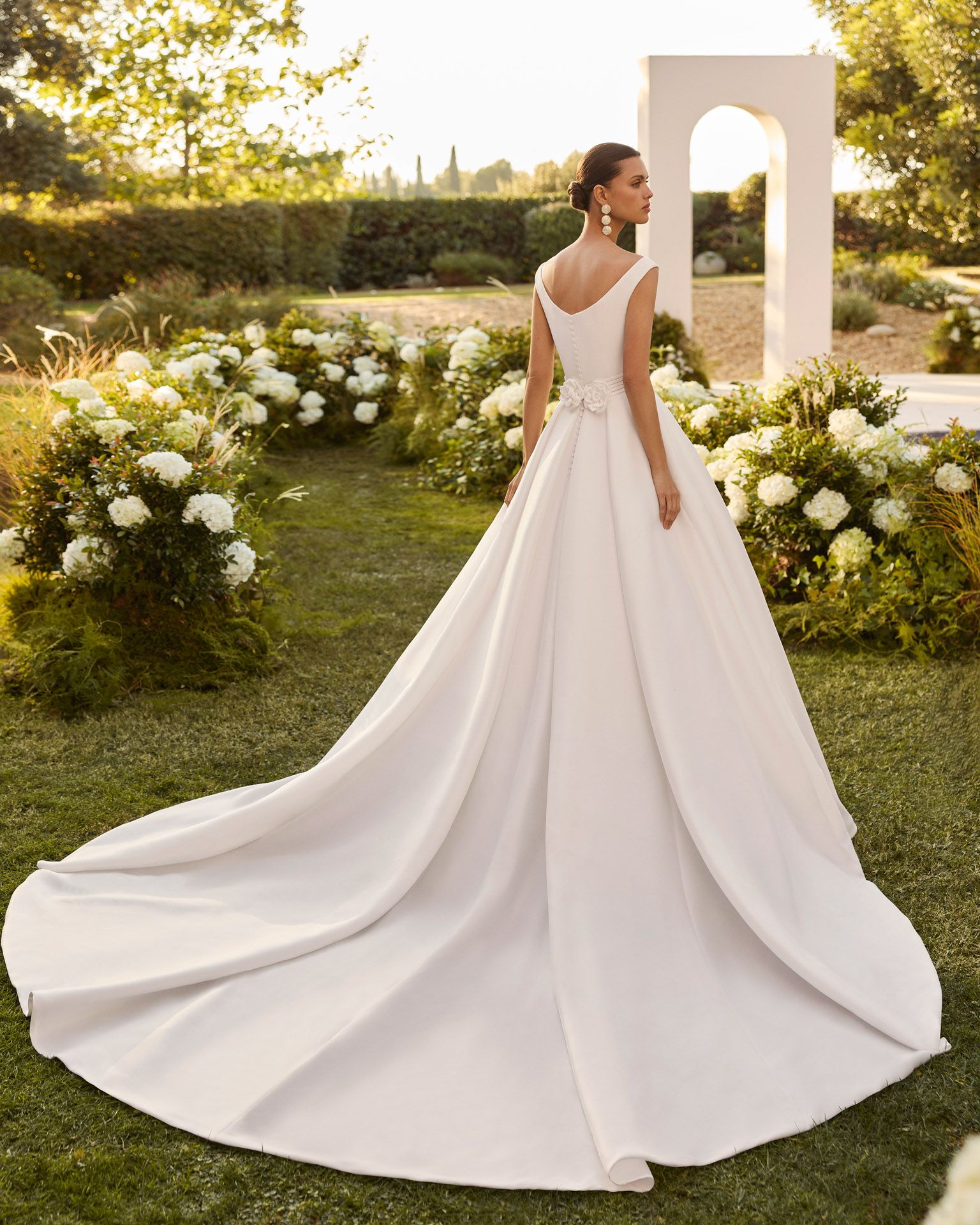 Taft En Tule Nore Rosa Clará Rosa Clará Platinum Bruidsjurk Trouwjurk Romantisch Luxe Klassiek Statement