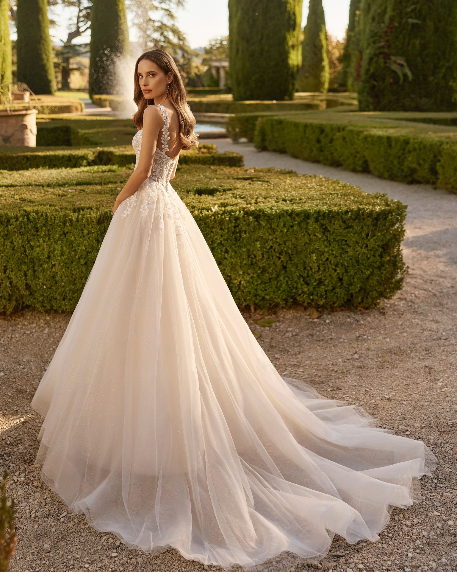 Taft En Tule Xeila Rosa Clará Rosa Clará Platinum Bruidsjurk Trouwjurk Romantisch Luxe Klassiek Statement 3