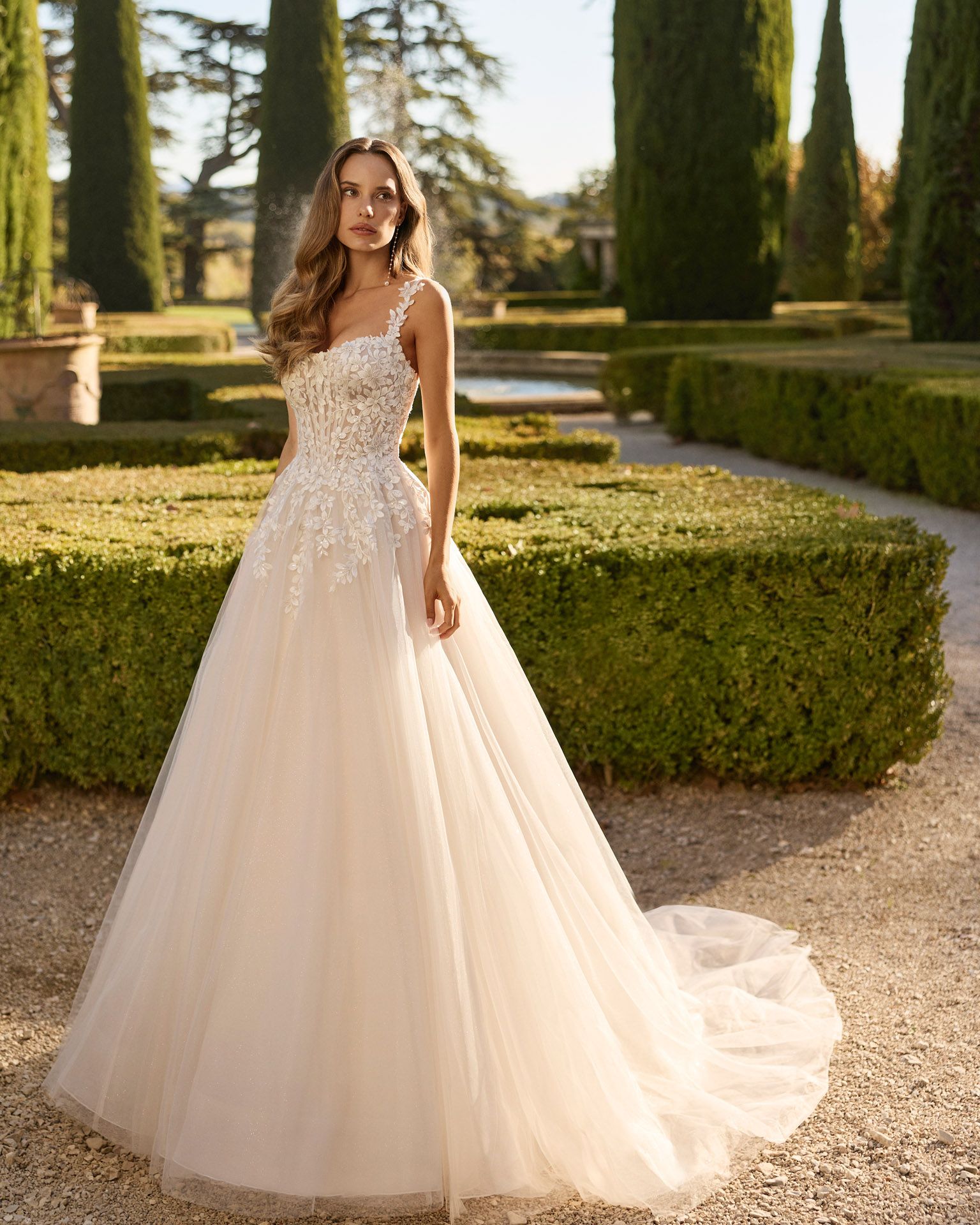 Taft En Tule Xeila Rosa Clará Rosa Clará Platinum Bruidsjurk Trouwjurk Romantisch Luxe Klassiek Statement 4